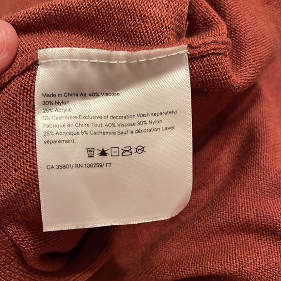 🍋 Lululemon Rust Cashmere Sweater with thumb holes - Picture 4 of 4